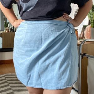 soft denim wrap mini skirt in lightwash blue